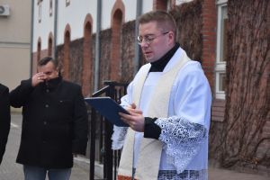 Uroczyste przekazanie nowoczesnego ambulansu dla wąbrzeskiego Zespołu Ratownictwa Medycznego