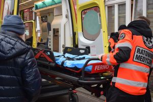 Uroczyste przekazanie nowoczesnego ambulansu dla wąbrzeskiego Zespołu Ratownictwa Medycznego