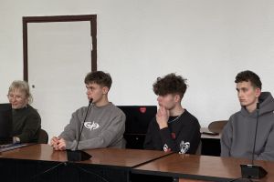 Uczniowie Technikum Logistycznego na "Lekcji w Starostwie"