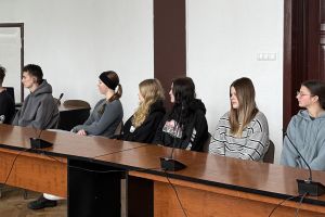 Uczniowie Technikum Logistycznego na "Lekcji w Starostwie"