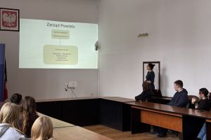 Uczniowie ZSO w Wąbrzeźnie na "Lekcji w starostwie"