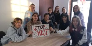 Uczestnicy Klubu Młodzieżowego "MAM MOC" na warsztatach psychologicznych