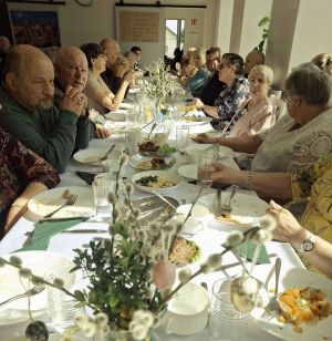 Śniadanie Wielkanocne w ŚDS w Brudzawkach