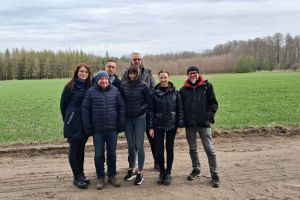 Społeczna akcja sadzenia lasu w Ryńsku, na terenie Leśnictwa Wronie