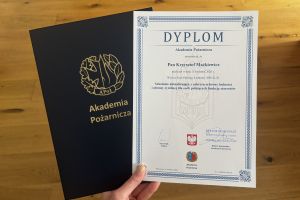 Dyplom ukończenia Wyższego Kursu Ochrony Ludności dla Starosty Wąbrzeskiego