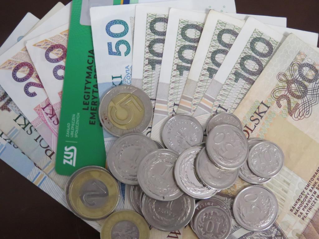 Emerytury i renty jeszcze przed świętami