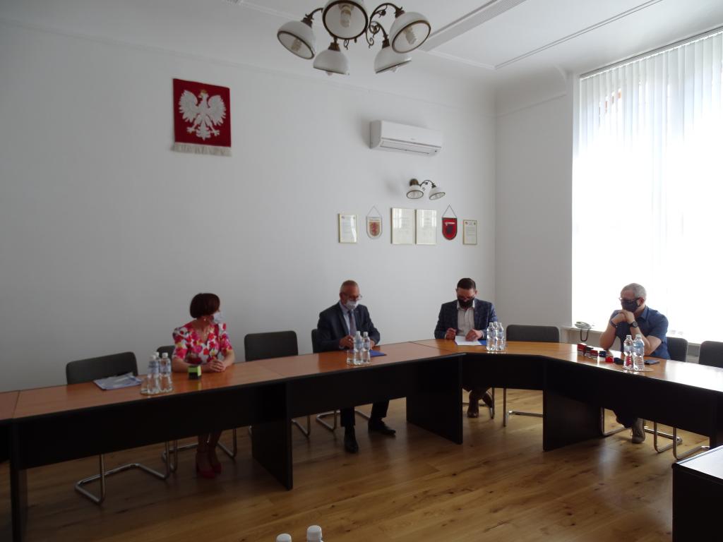 Zarząd Powiatu podpisał umowę na przebudowę drugiej części drogi Czaple - Ryńsk