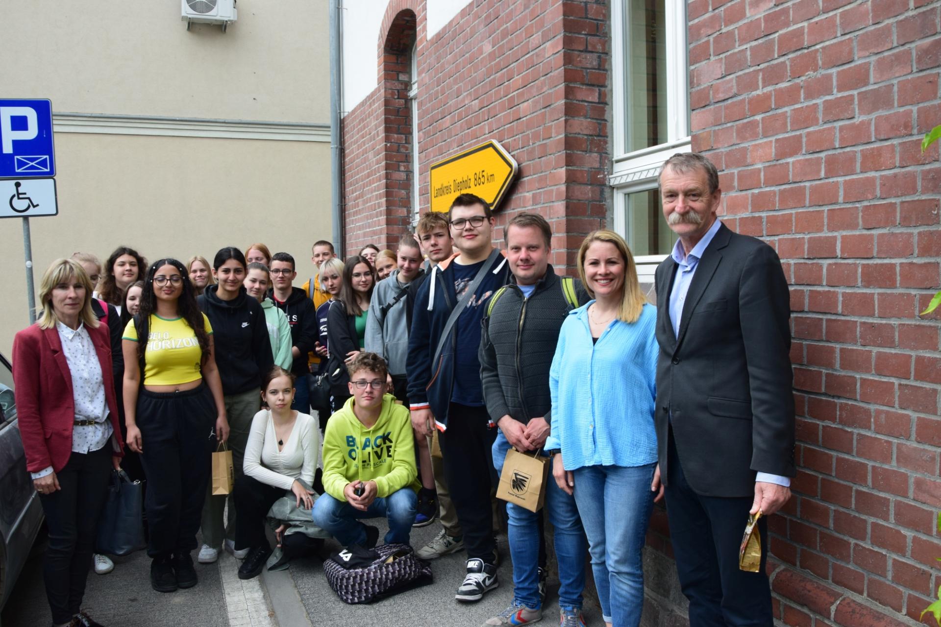 Starostwo odwiedziła delegacja Realschule Syke partnerskiego powiatu Diepholz