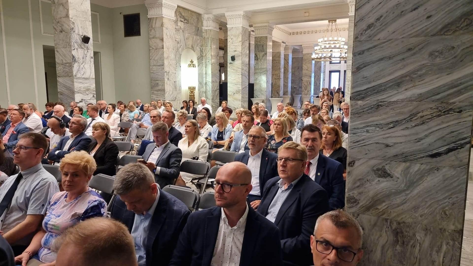 W Warszawie trwają obrady na temat sytuacji szpitali powiatowych