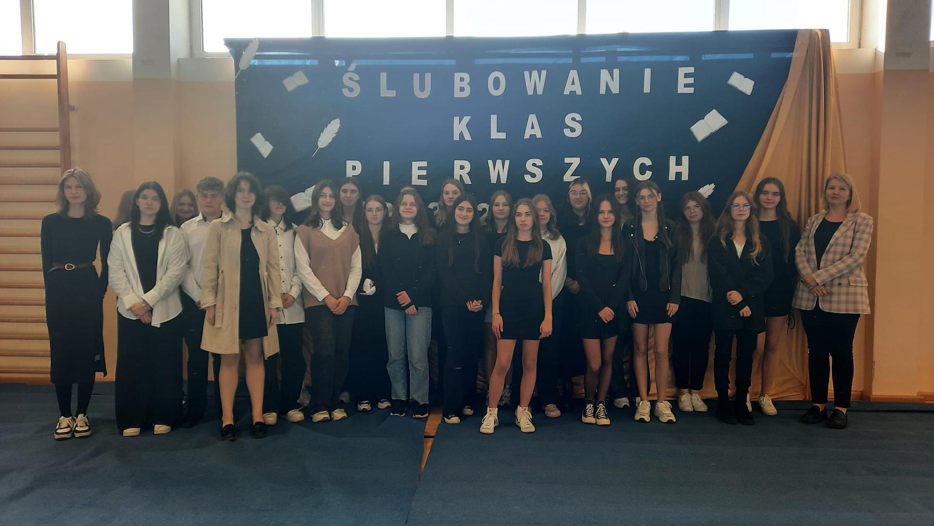 Zaprzysiężenie Pierwszych Klas i wręczenie dyplomów Szkolnej Olimpiady Sportowej