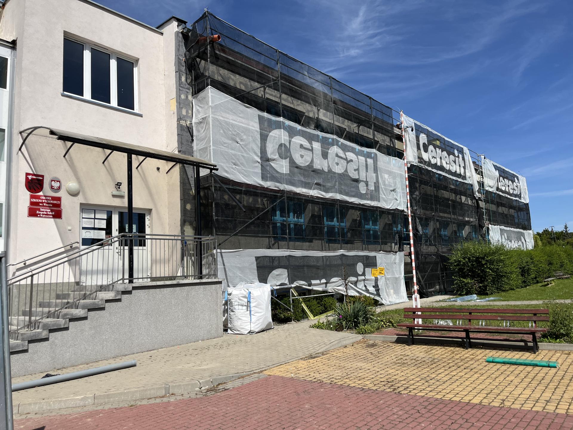 Postęp prac przy termomodernizacji budynku Specjalnego Ośrodka Szkolno-Wychowawczego we Wroniu