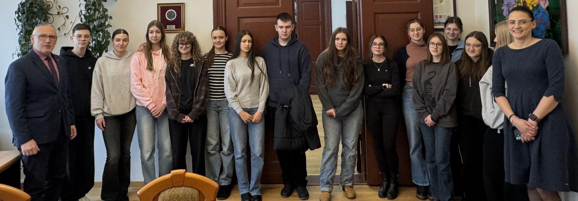 „Lekcja w Starostwie” – wizyta uczniów ZSO w Wąbrzeźnie