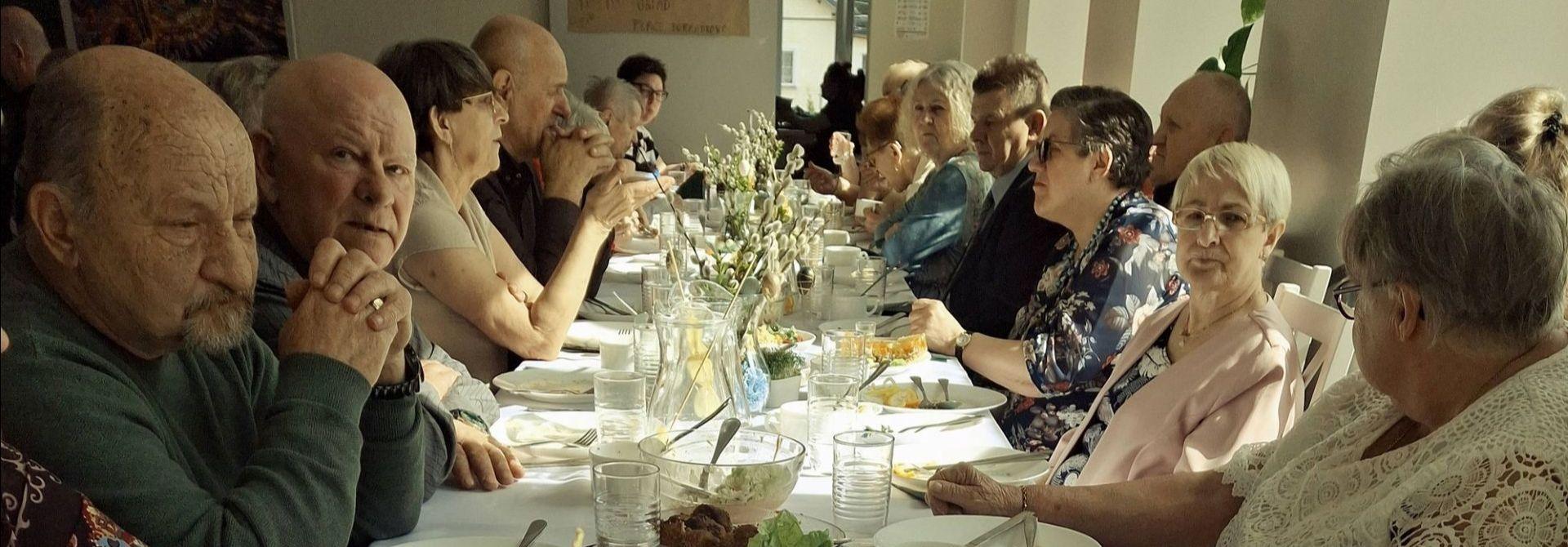 Śniadania Wielkanocne w Środowiskowych Domach Samopomocy we Wroniu i w Brudzawkach