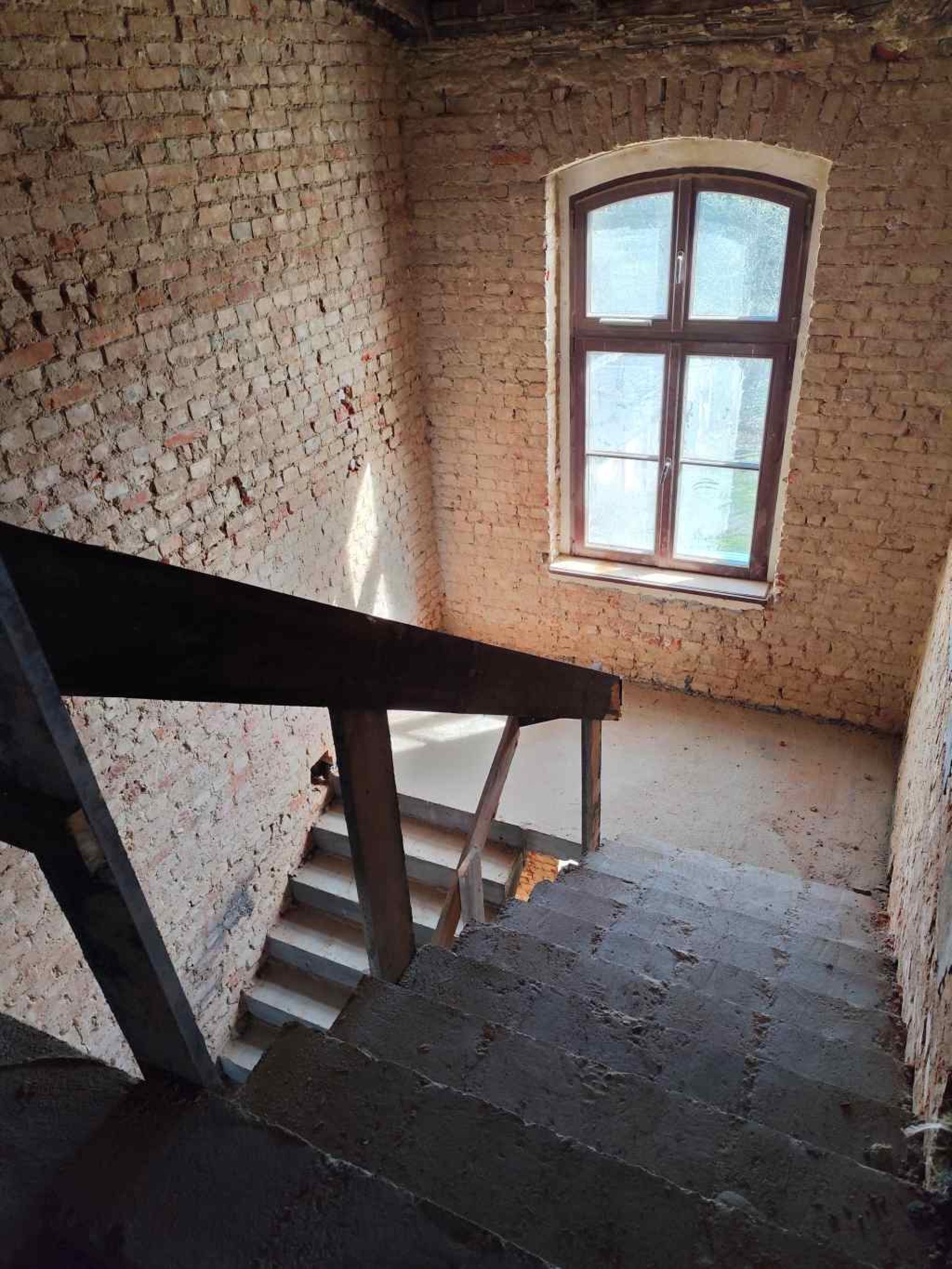 Trwają prace remontowe budynku przy ul. Królowej Jadwigi 9